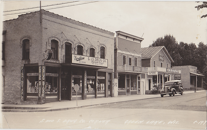 10413-S. & S. Drug Store, Corner of Mill St & Hill St. - Postmarked 1939