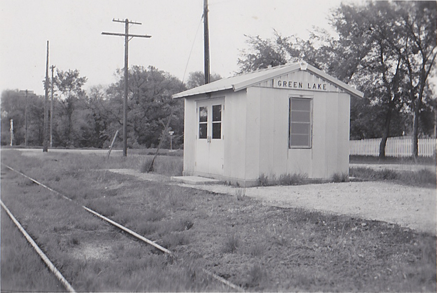 10579a - Modern Green Lake C&NW Railroad Station