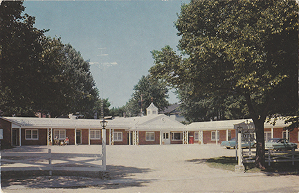 10236-Lakeside Motel, Hwy. 23 Green Lake, Wisconsin, In the Heart of the village