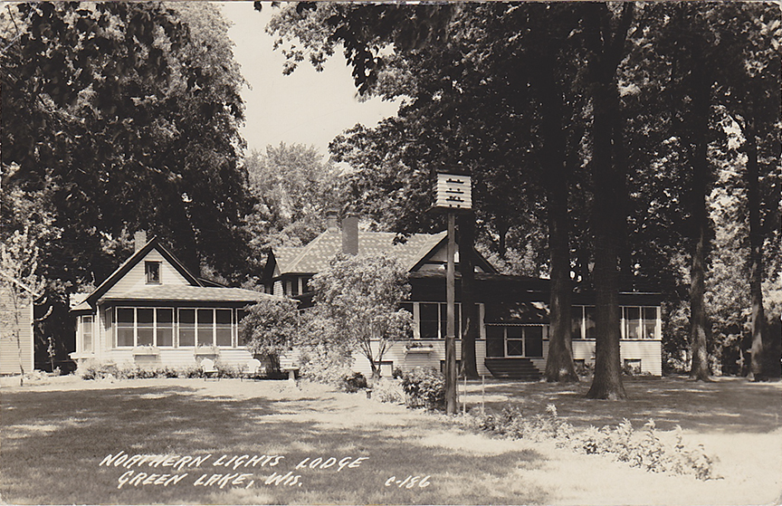 10260-Northern Lights Lodge, Green Lake, Wis.-Canceled 1947