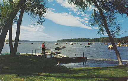 10424-The Beautiful Water Front and Boat Harbor Green Lake, Wisconsin