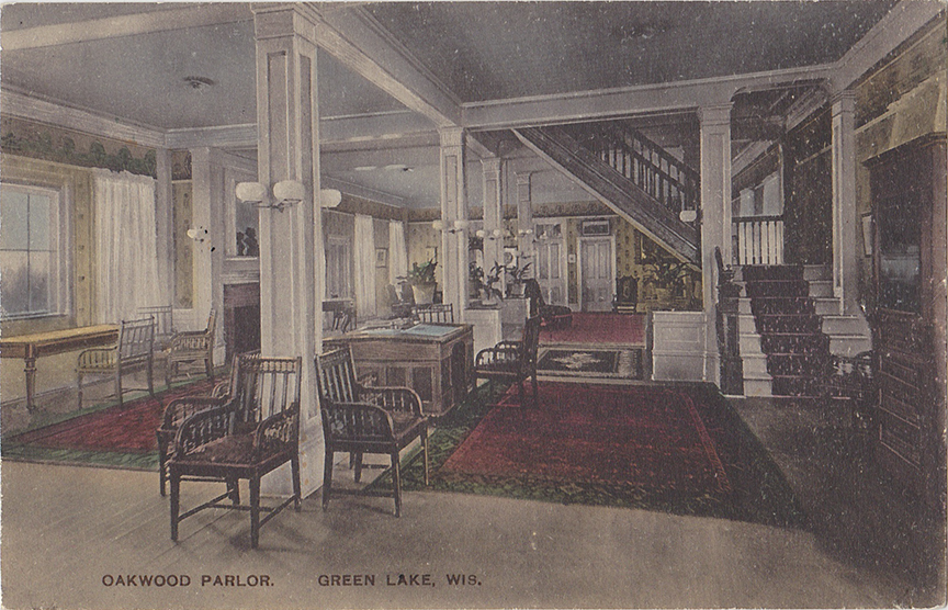 10453-Oakwood Parlor, Green Lake, WIS