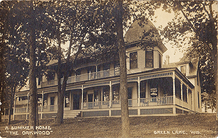 10465-A Summer Home "Oakwood" Green Lake, WIs