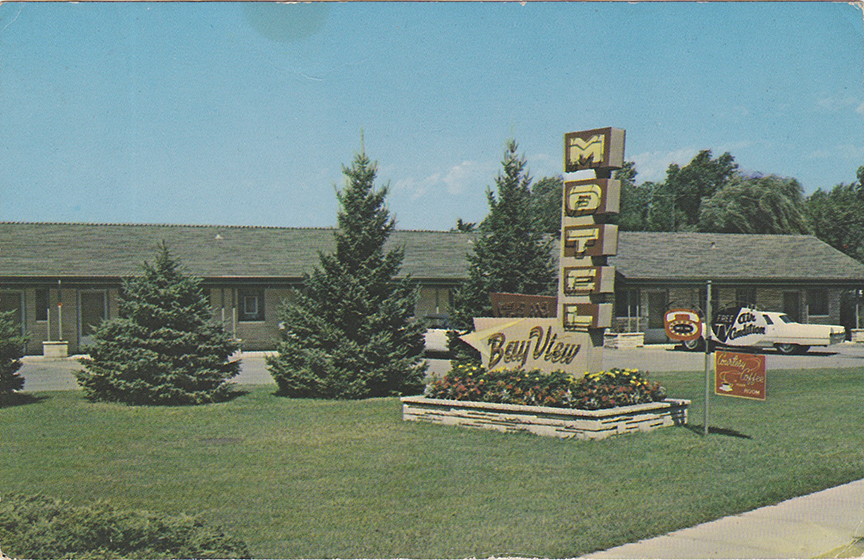 10500-Bay View Motel On the Beautiful Lake Shore of Green Lake, Wisconsin 54941 All new in styling and convenience. 15 air-conditioned units. Open the year round. Private phones in rooms. Free television. Tiled baths, kitchenettes, supper clubs, golf courses, shops and churches nearby. Mel & Arline Voigt Phone 294+6504 (Area 414) Fishing-Boating-Bathing