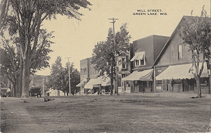 10592-Mill Street looking North. Looking North up Mill Street from the corner of Hill Street. - Postmarked 1916