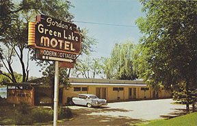 10747-Gordon's Green Lake Motel & Cottages