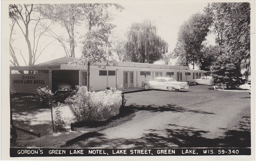 11001-Gordon's Green Lake Motel, Lake Street, Green Lake, WIS