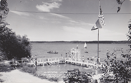 11122-Water Front, Sandstone Camp, Green Lake, WIS.-Postmarked 1957