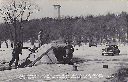 10318-Ice Harvest No. 4 - Loading cut ice. 300 lb blocks Northern Baptist Assembly, Green Lake, Wisc.