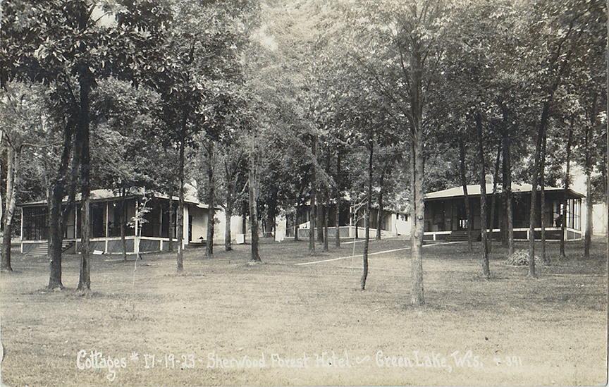 10343-Cottage's # 17-19-23 Sherwood Forest Hotel, Green Lake, Wis-Postmarked 1941