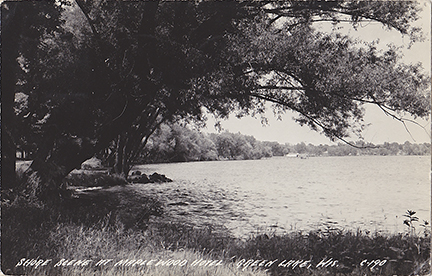 10729-Shore Scene at Maplewood Hotel Green Lake, WIis.-Postmarked 1946