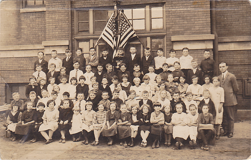 11026-Group of Children front of Green Lake School