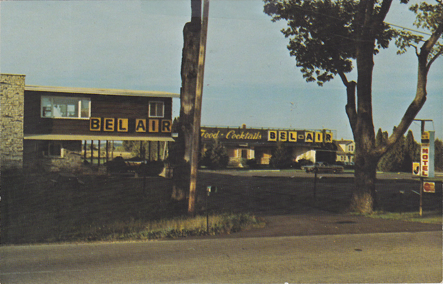 11053-Bel-Air Supper club - Motel, Green Lake, Wisconsin 54941, Room phones and color television are featured in the modern Bel-Air Motel.