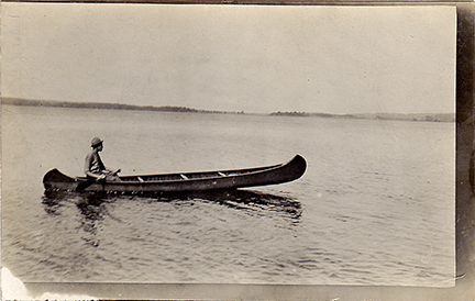 11079-Man in Canoe