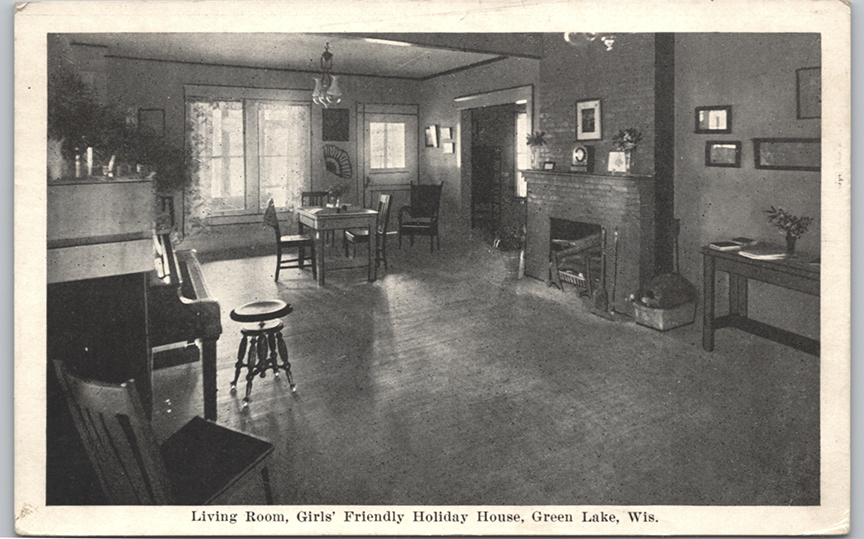 11285-Living Room, Girls' Friendly Holiday House, Green Lake, Wis-Postmarked 1926