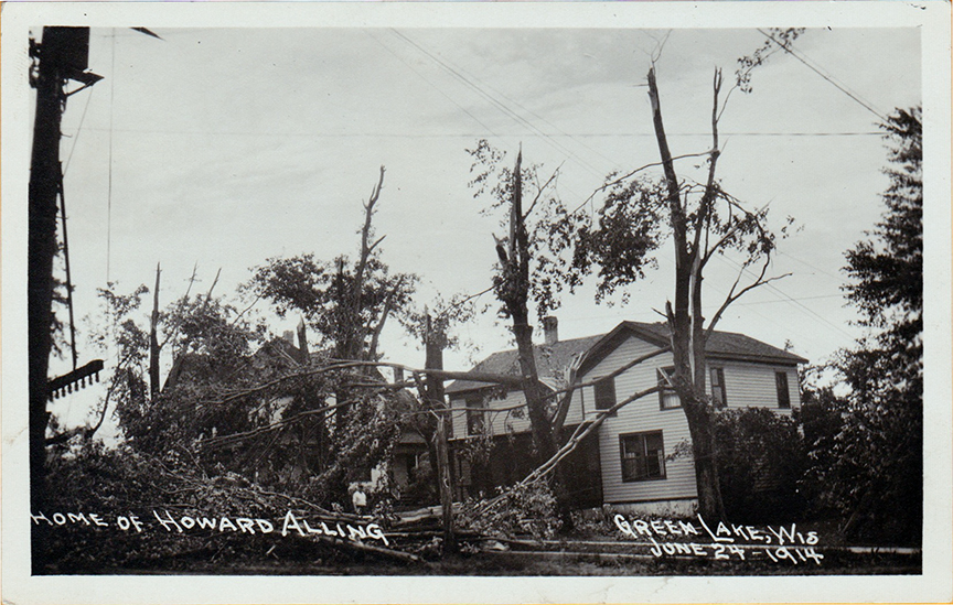 10886-Home of Howard Alling, Green Lake, WI June 24, 1914