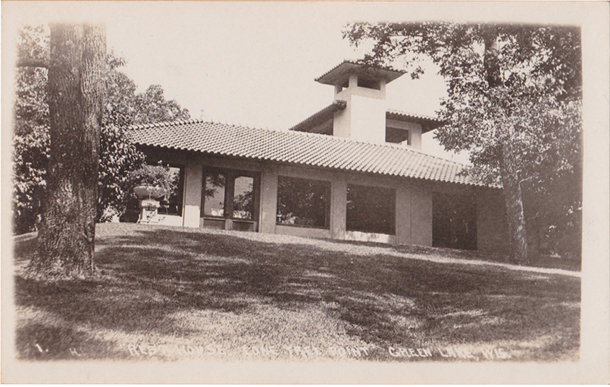 10832-Rest House, Lone Tree Point, Green Lake, Wis.