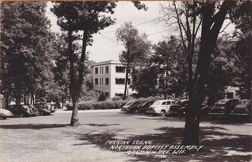10852-Parking Scene, Northern Baptist Assembly, Green Lake, WIS.